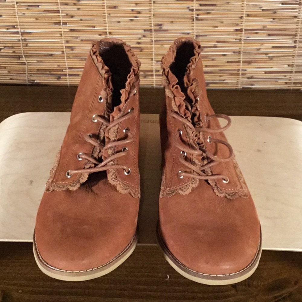 GB Gianni Bini Leather/Suede Ankle Boots